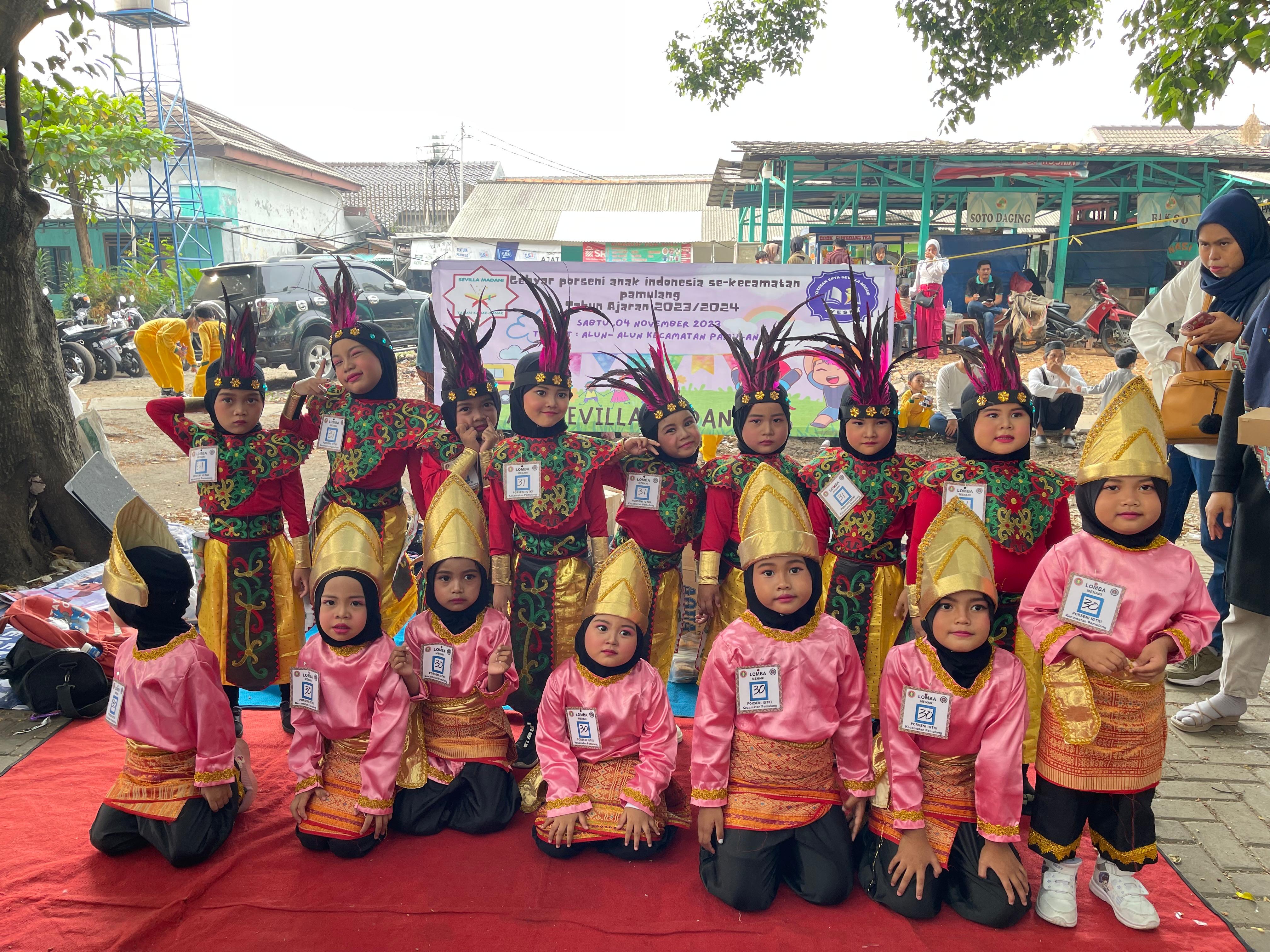 Persiapan Lomba Menari